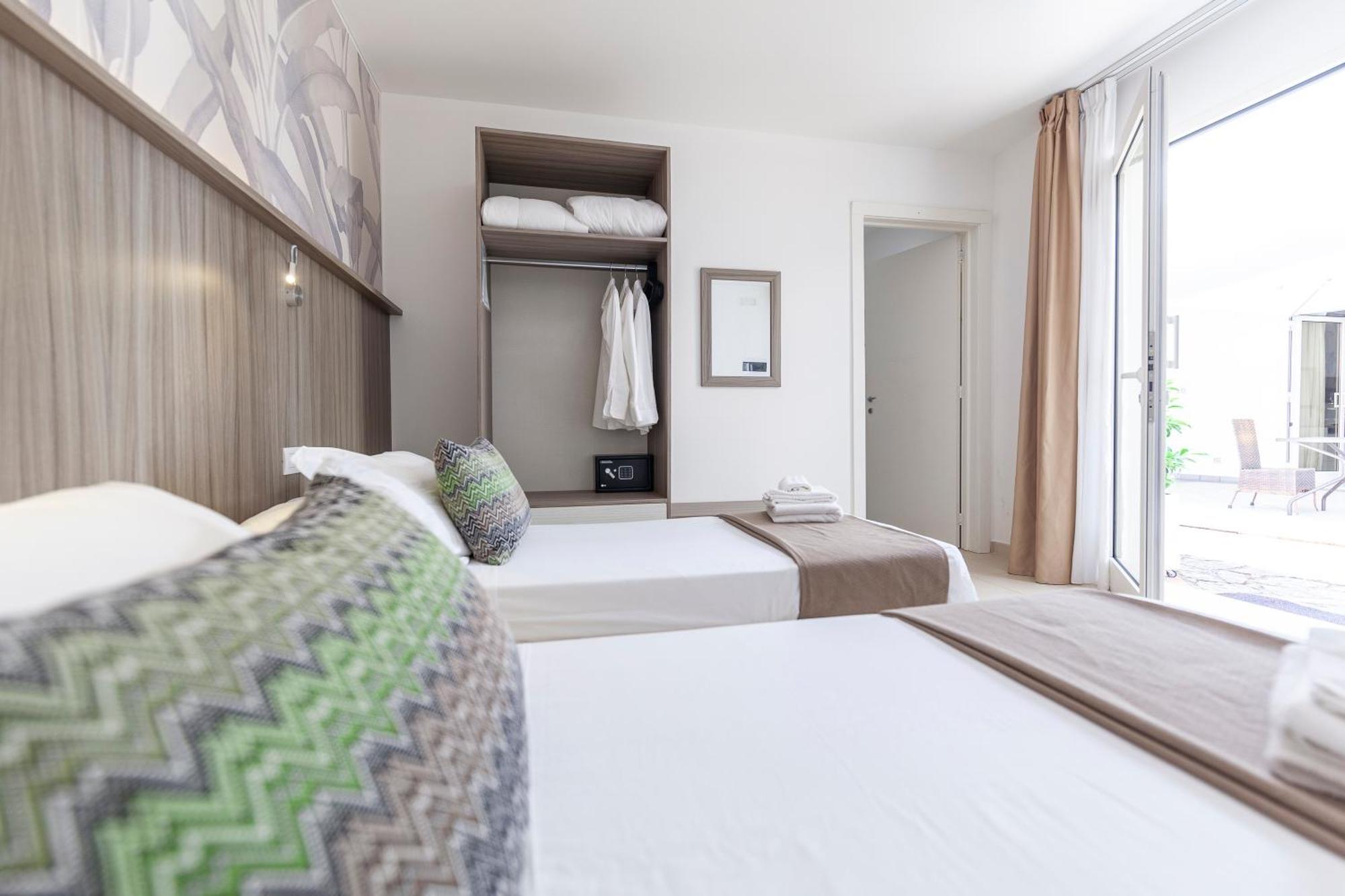 Classic Triple Room,1279564225:JPEG