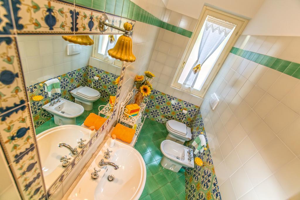 Camera Matrimoniale/Doppia con Letti Singoli con Bagno