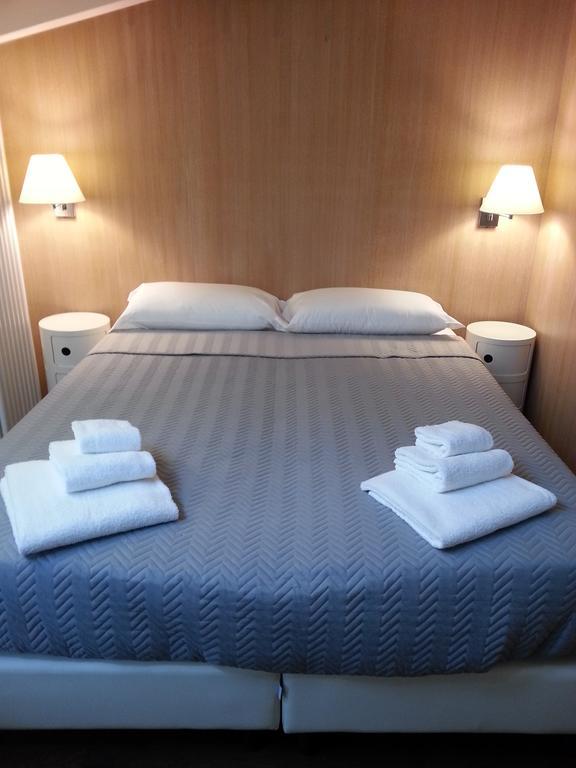 Double or Twin Room,202606408:JPEG