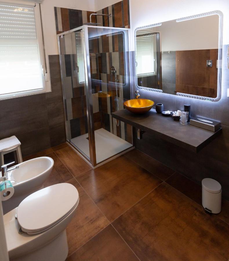 Camera Matrimoniale/Doppia con Letti Singoli con Bagno Privato
