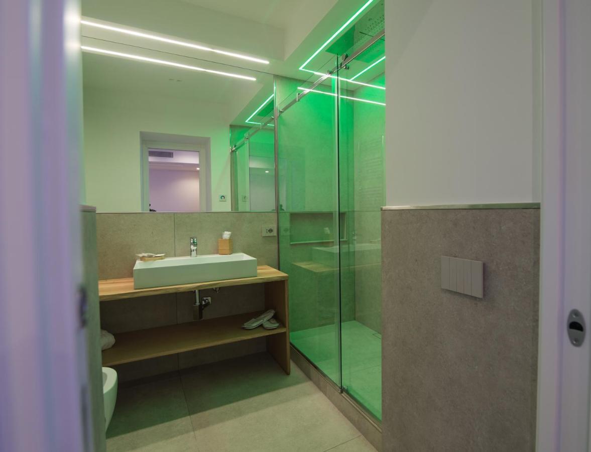 Suite with Private Pool,1290537202:JPEG
