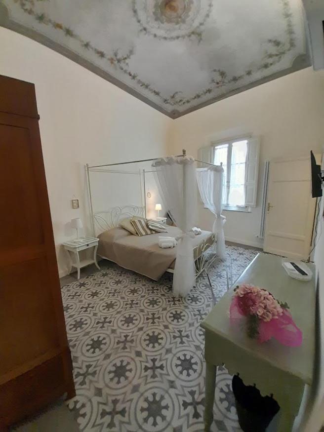 Large Double Room,1291713511:JPEG