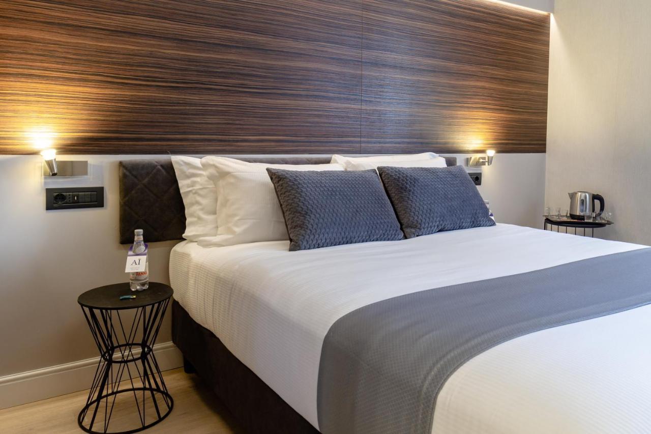 Quarto com Cama de Casal ou 2 de Solteiro