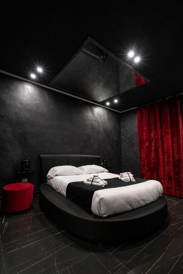 Apartament z łóżkiem typu king-size i wanną z hydromasażem