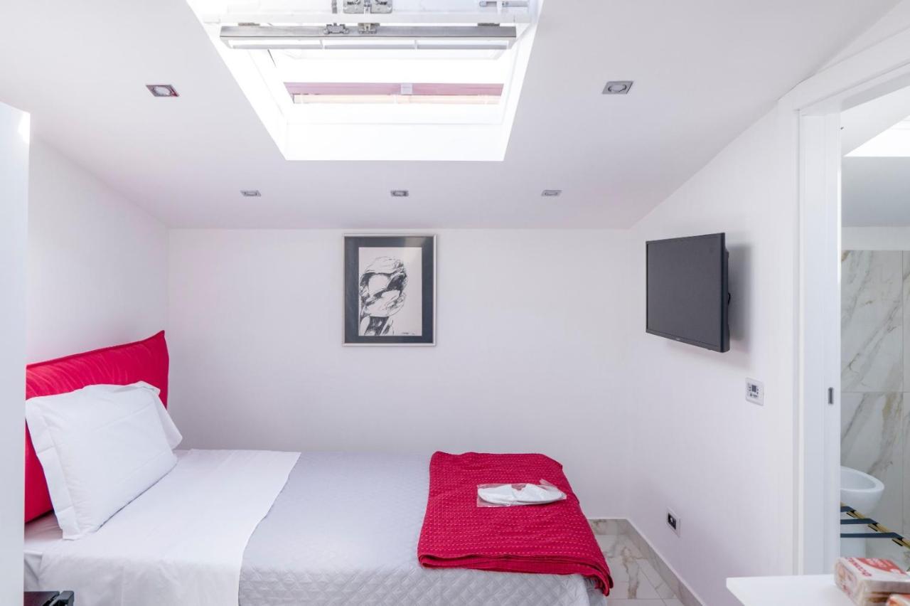 Deluxe Single Room,1298239552:JPEG