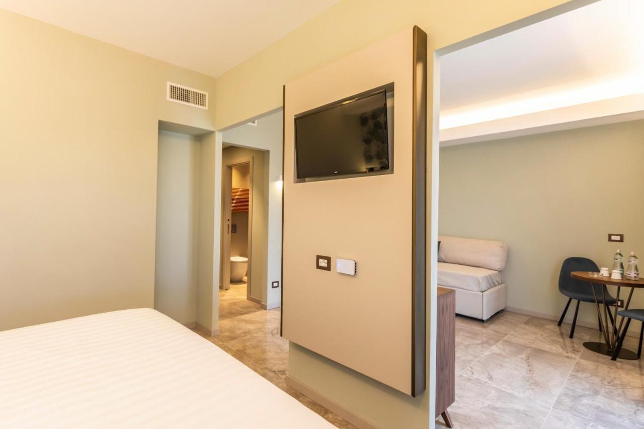 Apartament typu Suite z łóżkiem typu king-size i balkonem