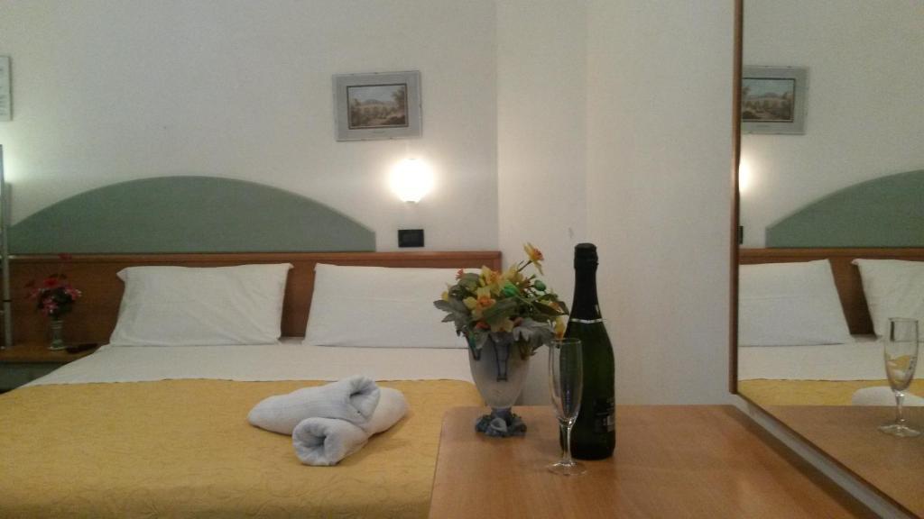 Doppel- oder Zweibettzimmer