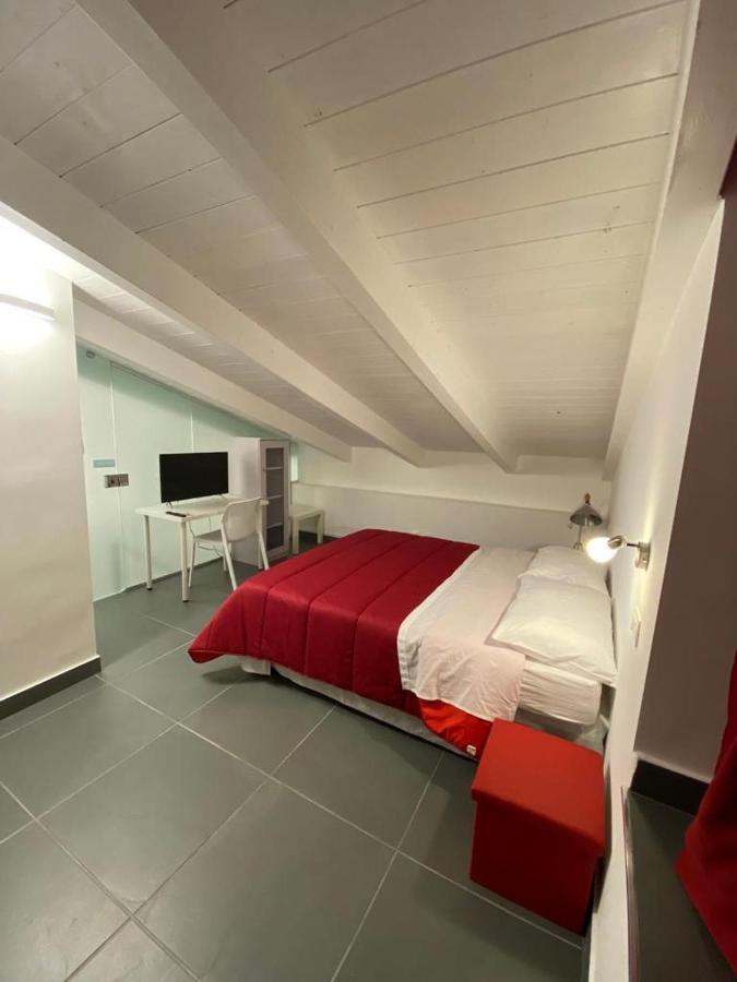 Single Room,1301009254:JPEG