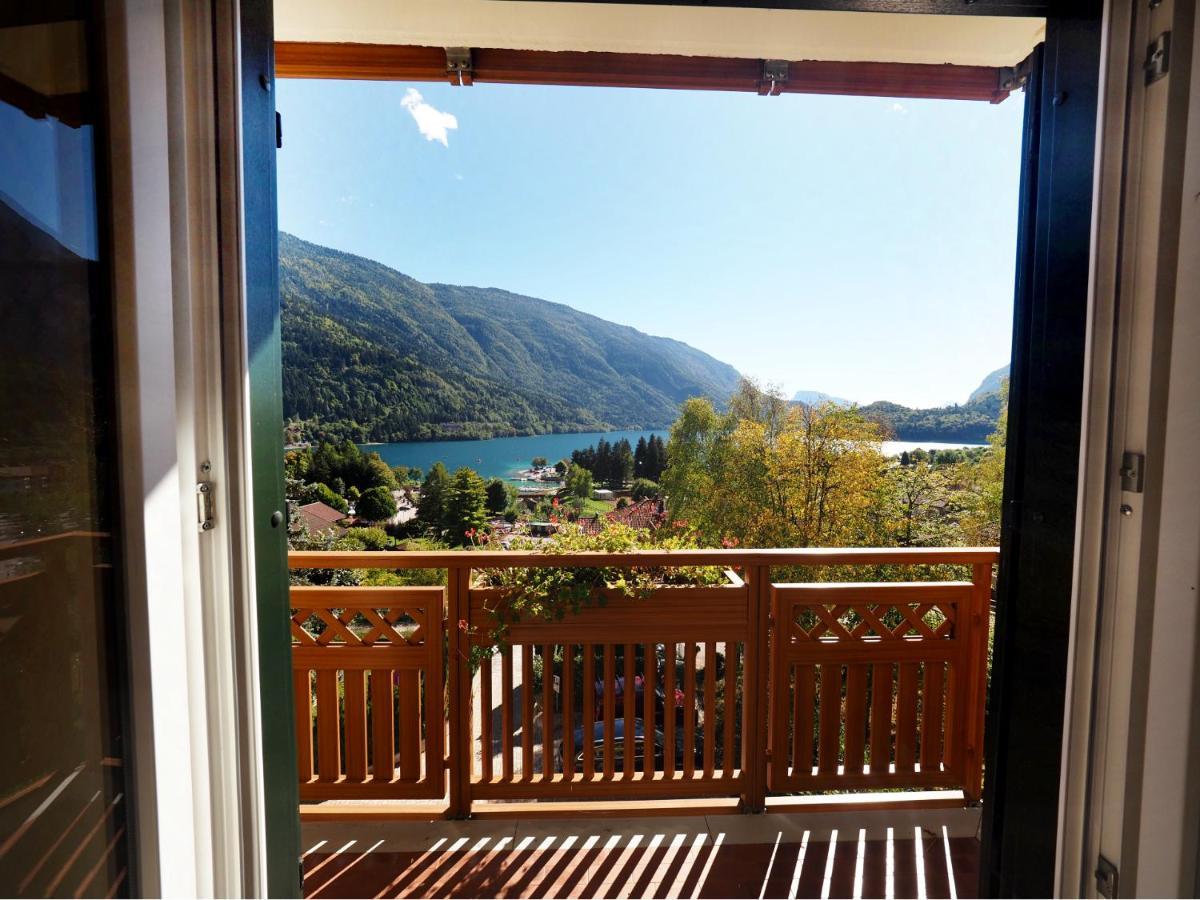 Camera Familiare con Vista Lago - Dependance