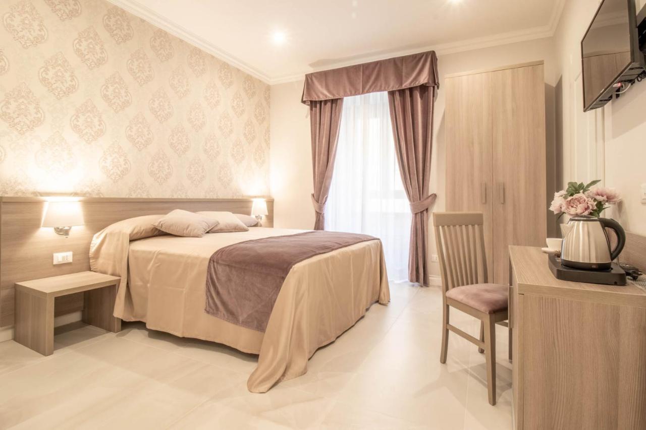 Deluxe Triple Room,1303648849:JPEG