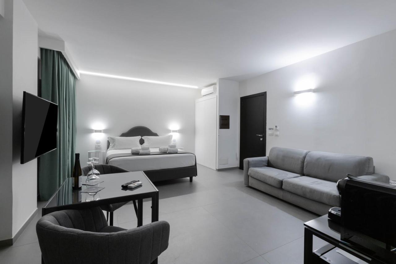 Apartament typu Suite z łóżkiem typu king-size i balkonem