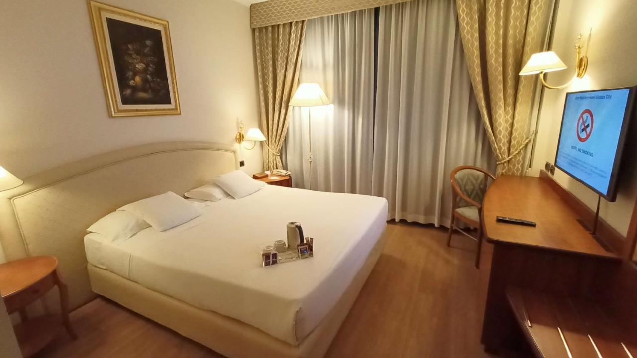Standard Queen Room
