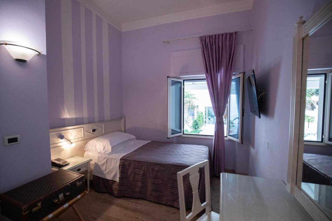 Economy Single Room
