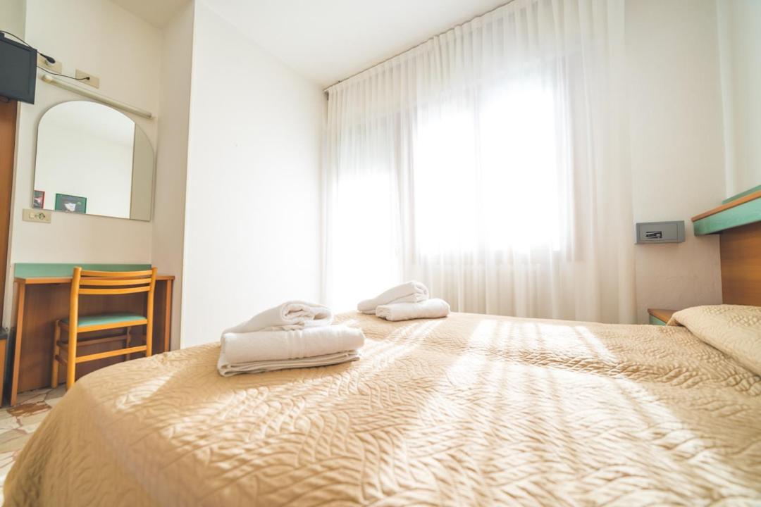 Doppel- oder Zweibettzimmer
