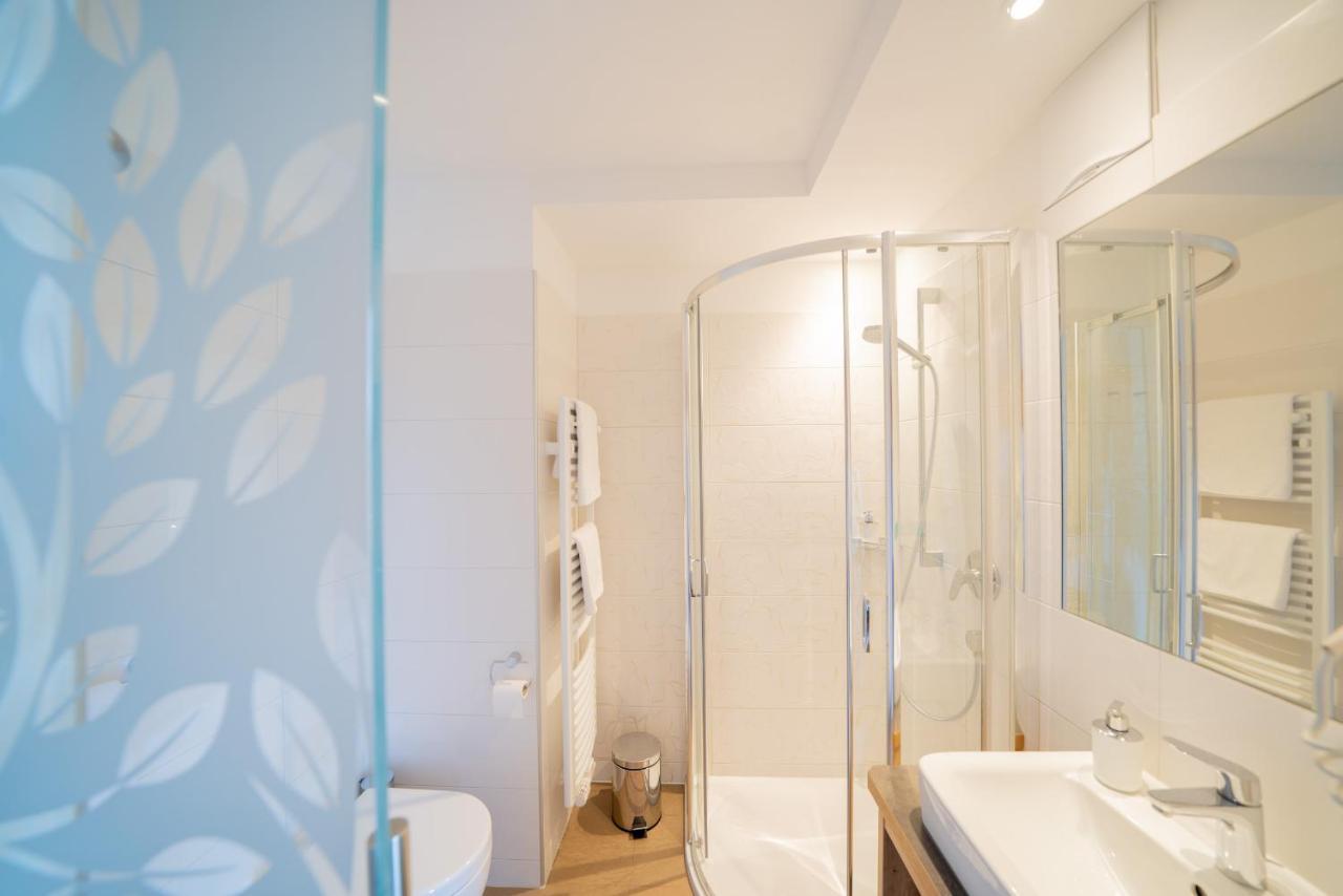 Triple Room Shower