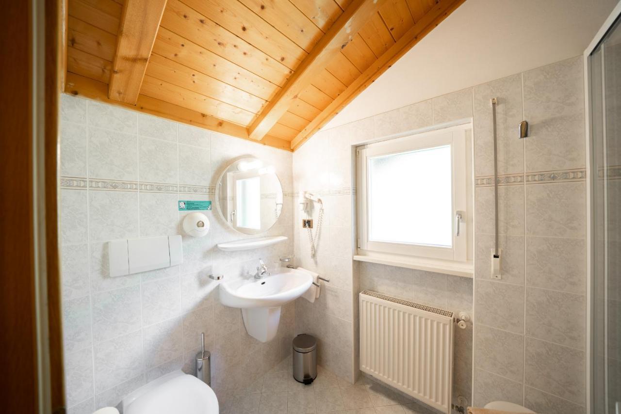 Single Room Bathroom