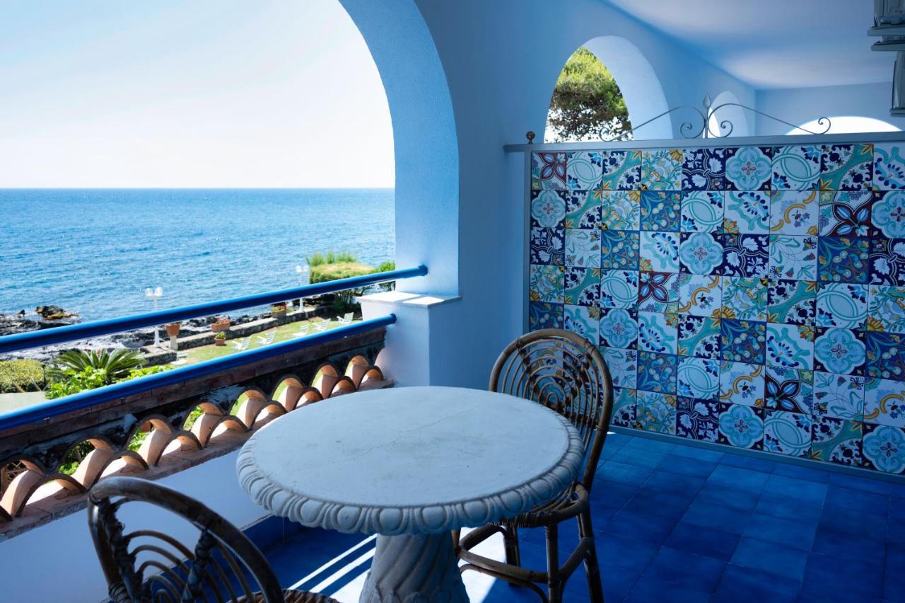 Double or Twin Room with Sea View