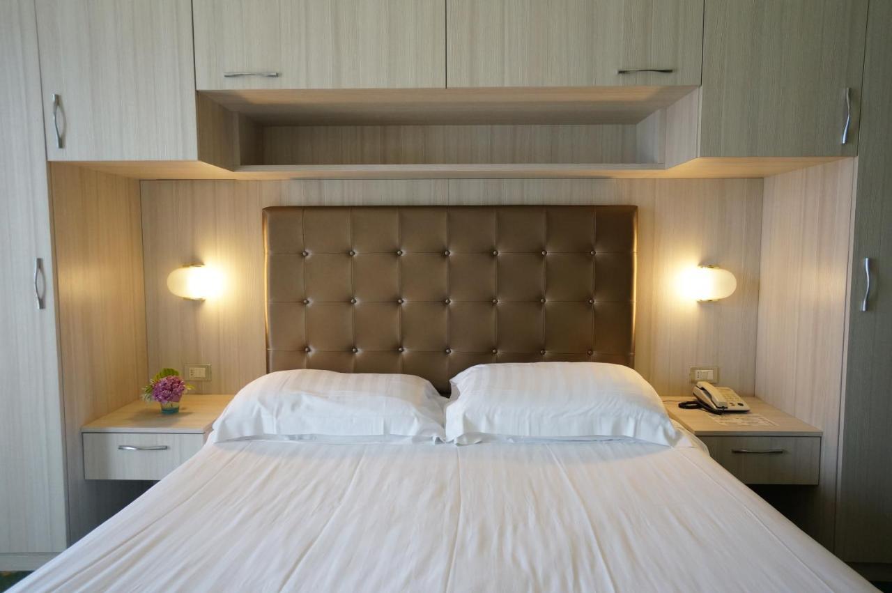 Classic Room with Mountain View,1589253800:JPEG