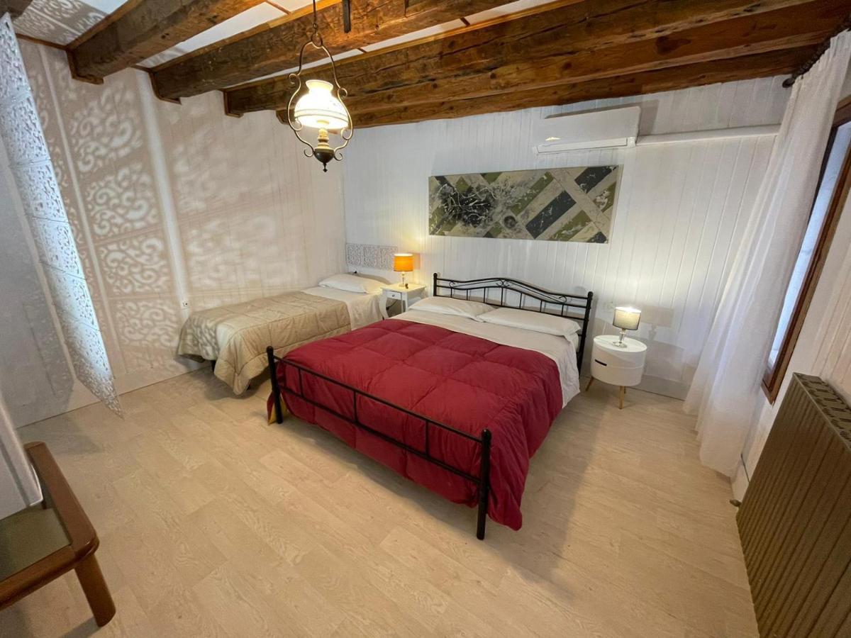 Deluxe Double or Twin Room with City View