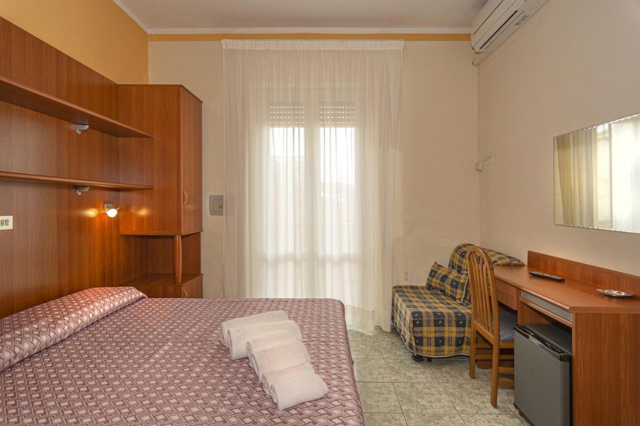 Double or Twin Room,993103102:JPEG