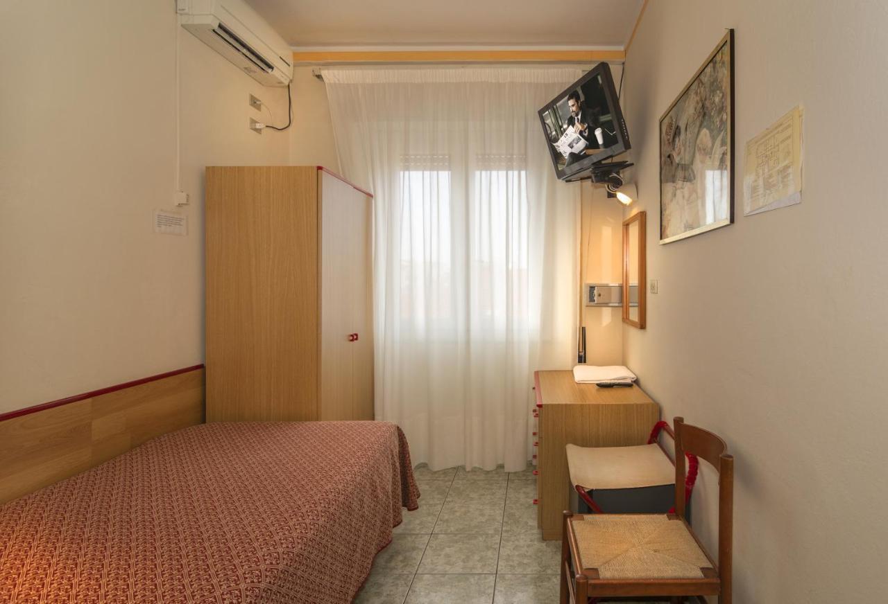 Camera Singola con Bagno Privato Esterno