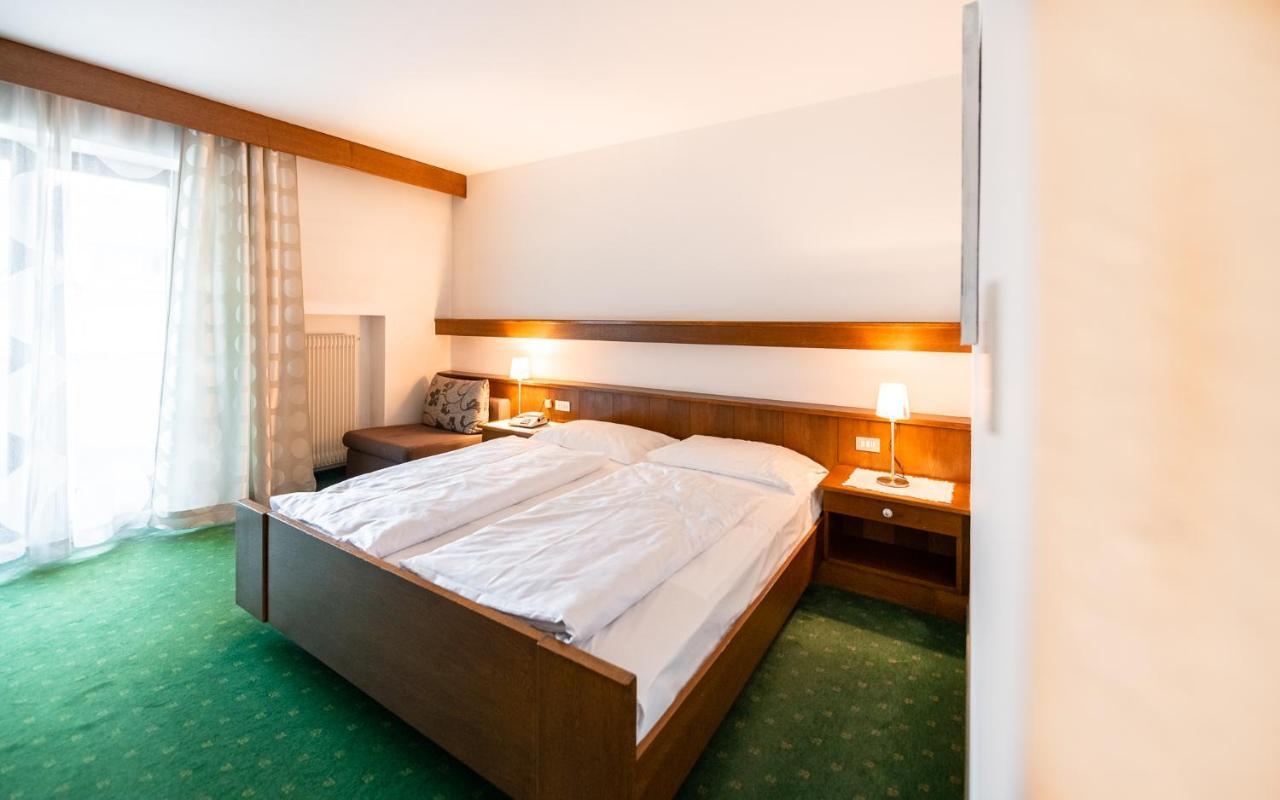 Double Room,1341817571:JPEG