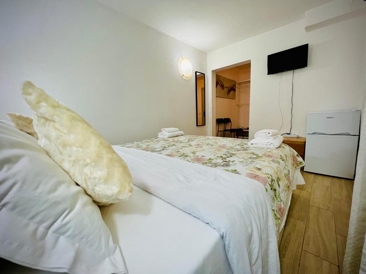 Double Room,1346012942:JPEG