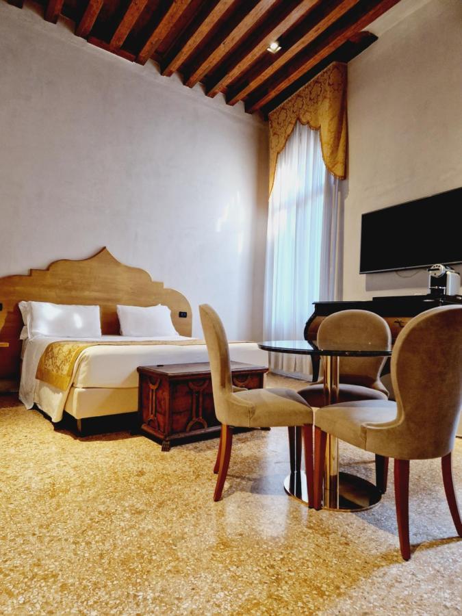 Junior Suite Canal View