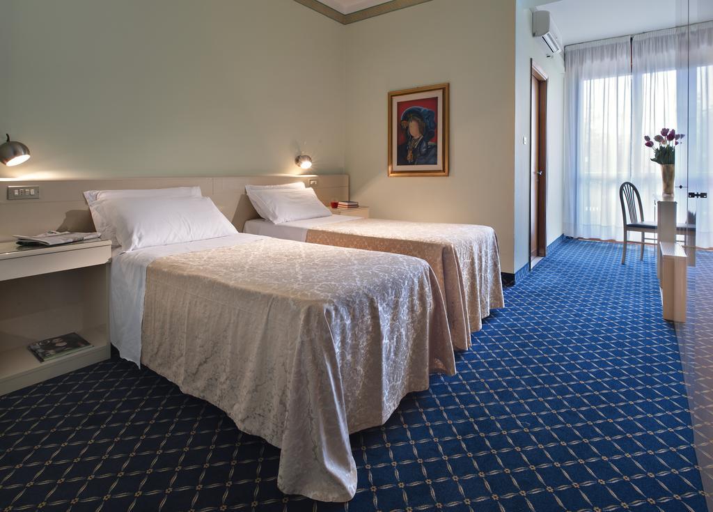 Double or Twin Room,134782824:JPEG