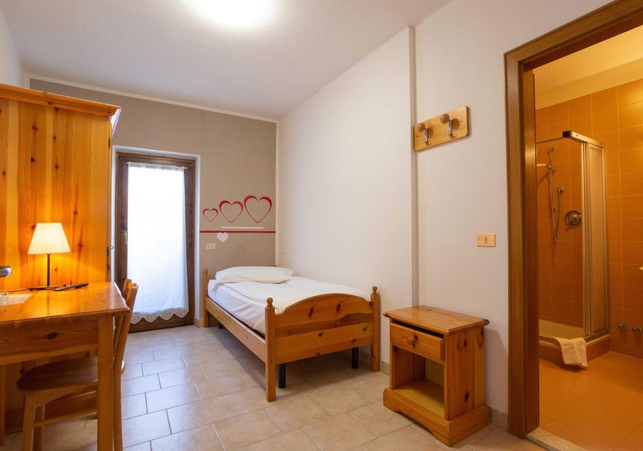 Single Room Bathroom,1352517118:JPEG