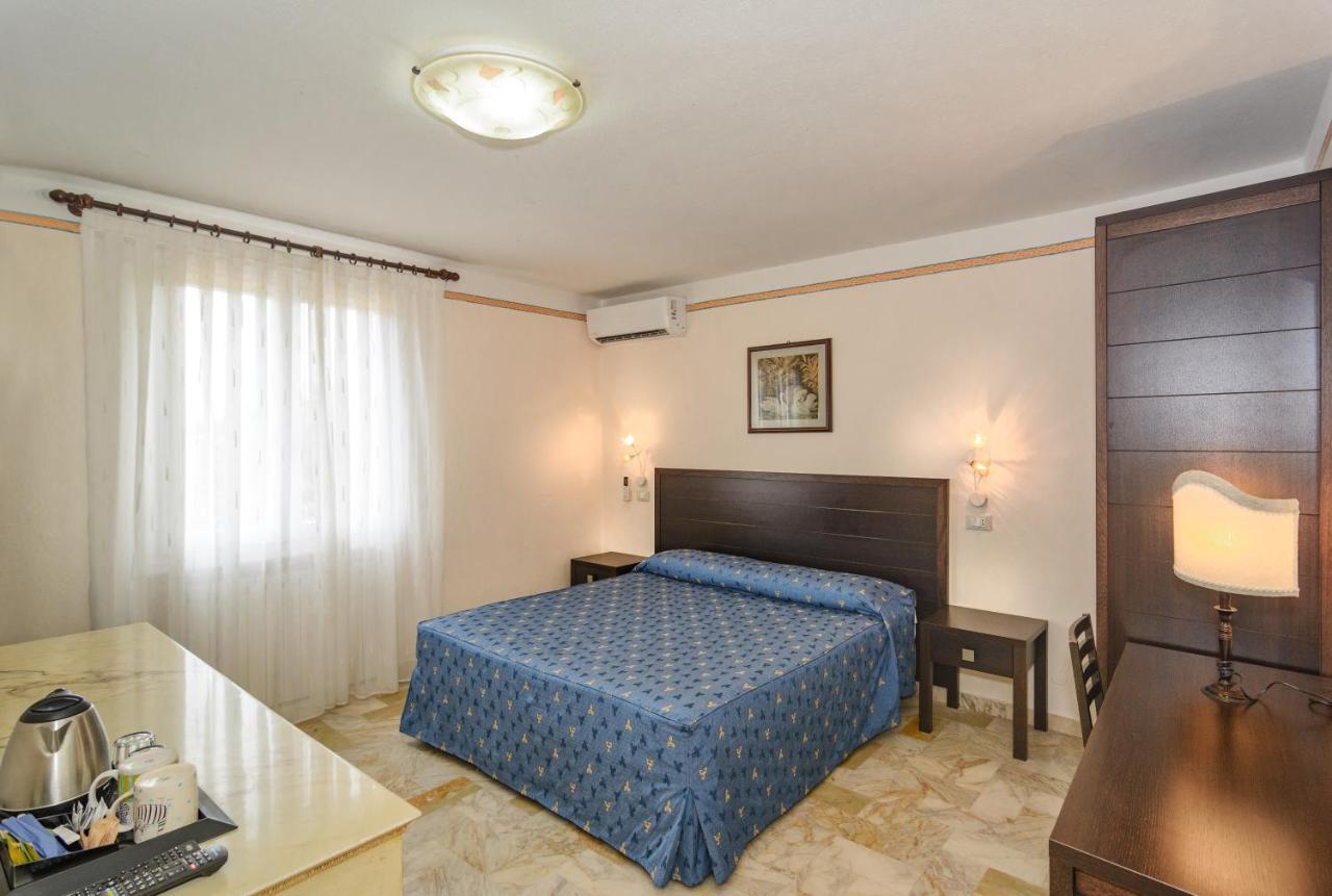 Double or Twin Room,1356693440:JPEG