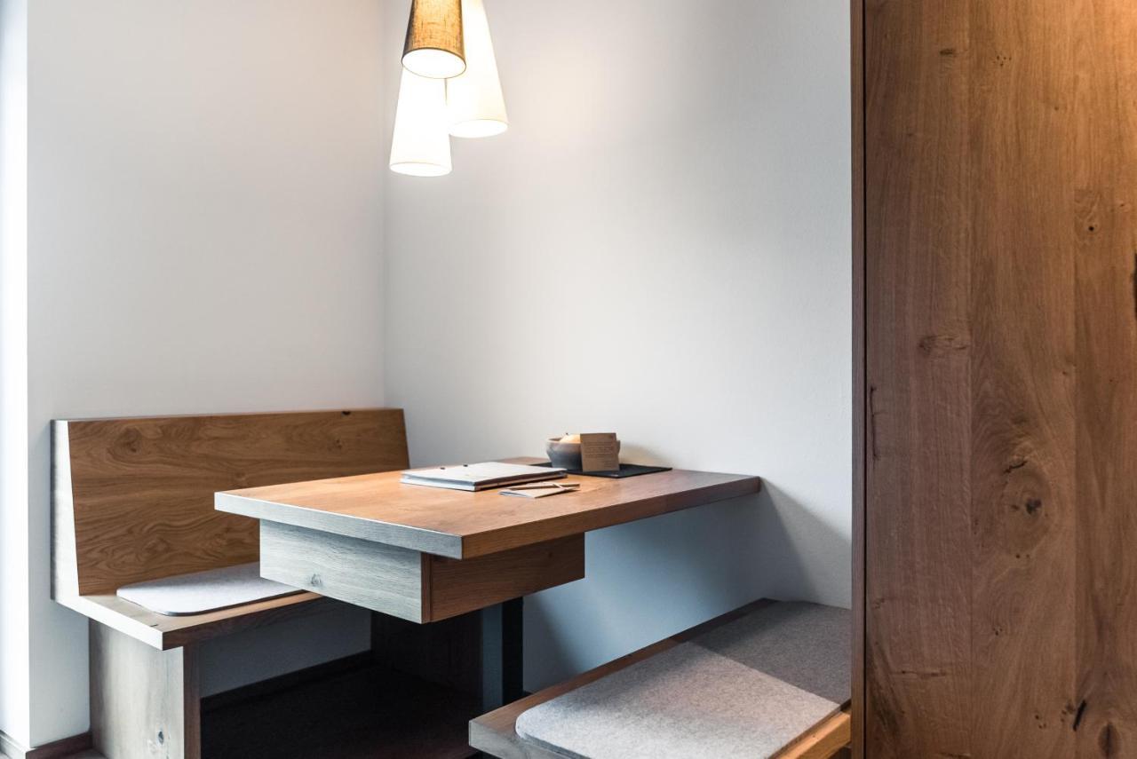 Deluxe Studio (2 adults),1356714941:JPEG