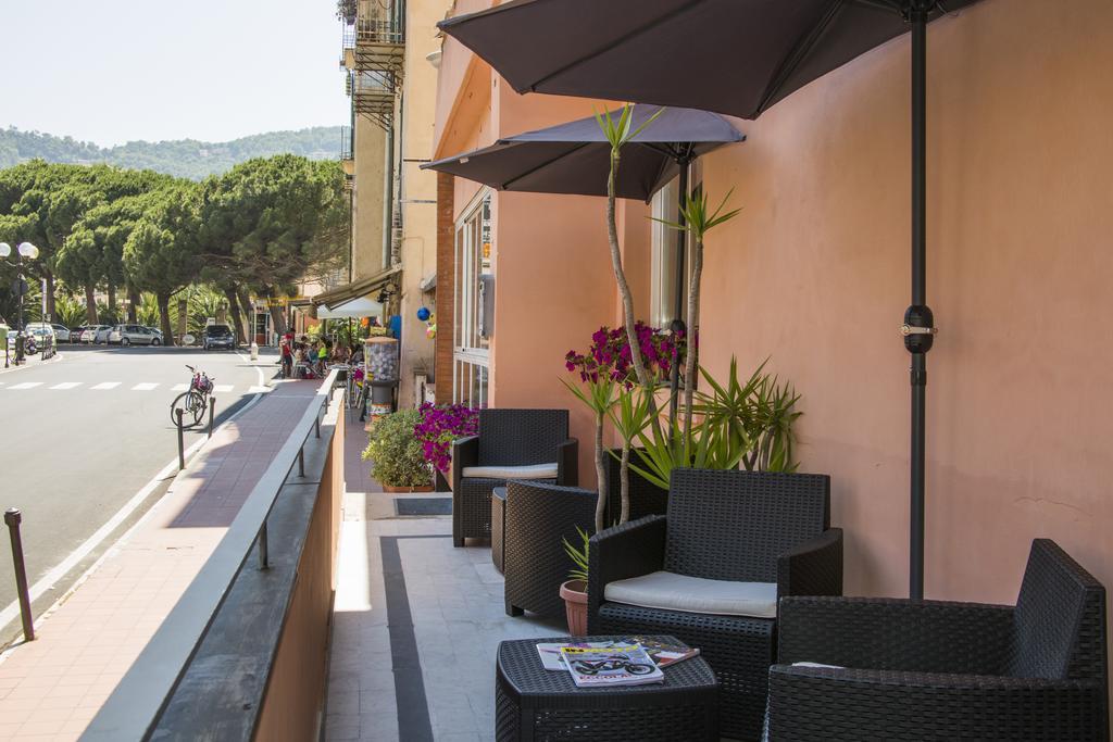 Single Room,414641931:JPEG