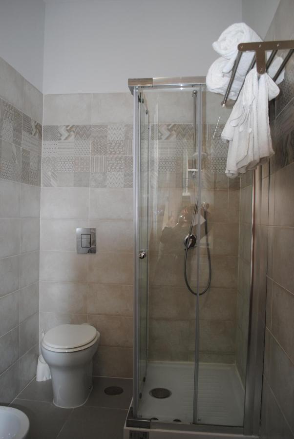 Double Room,1359490385:JPEG