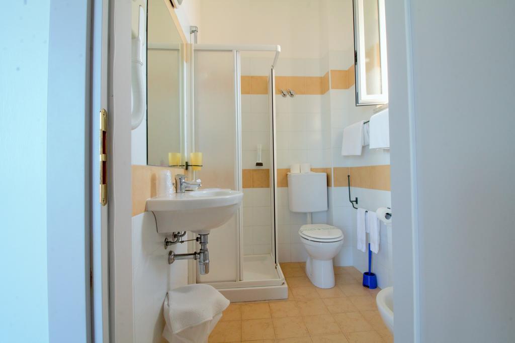 Double Room,136201248:JPEG