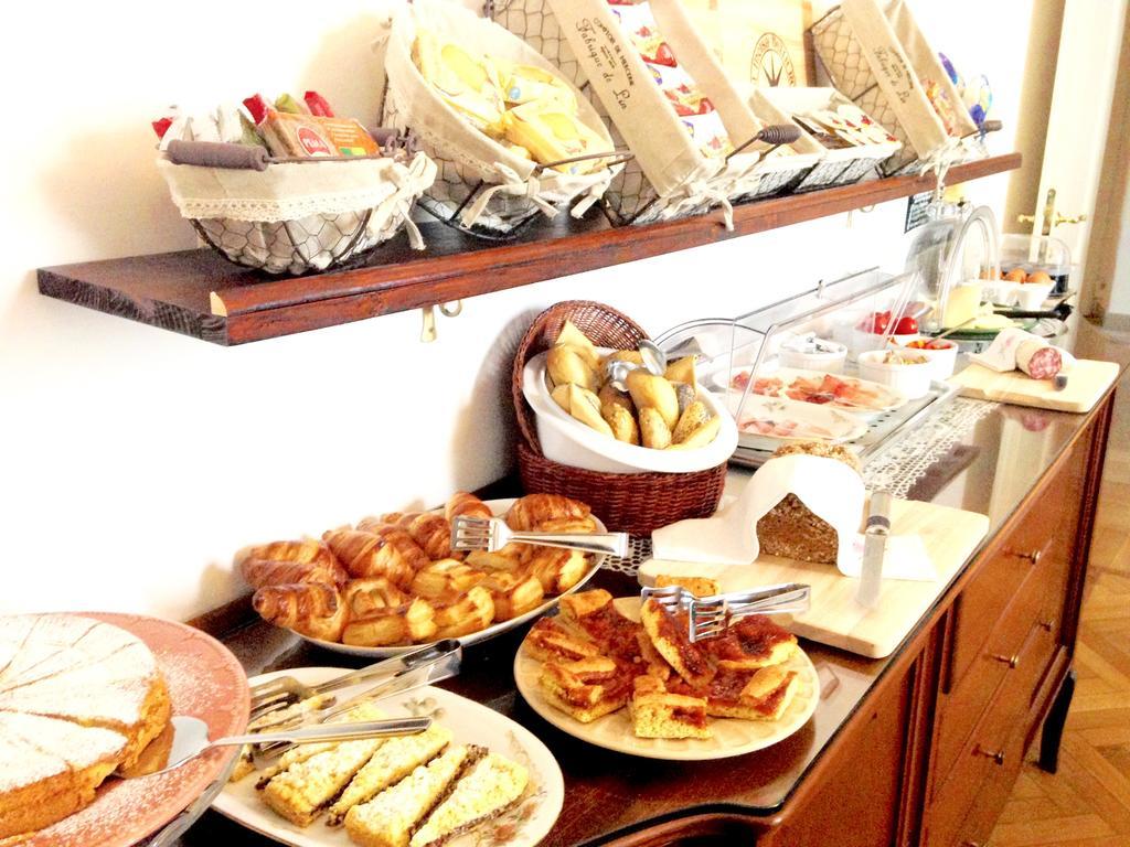 Pokój jednoosobowy ze wspólną łazienką
