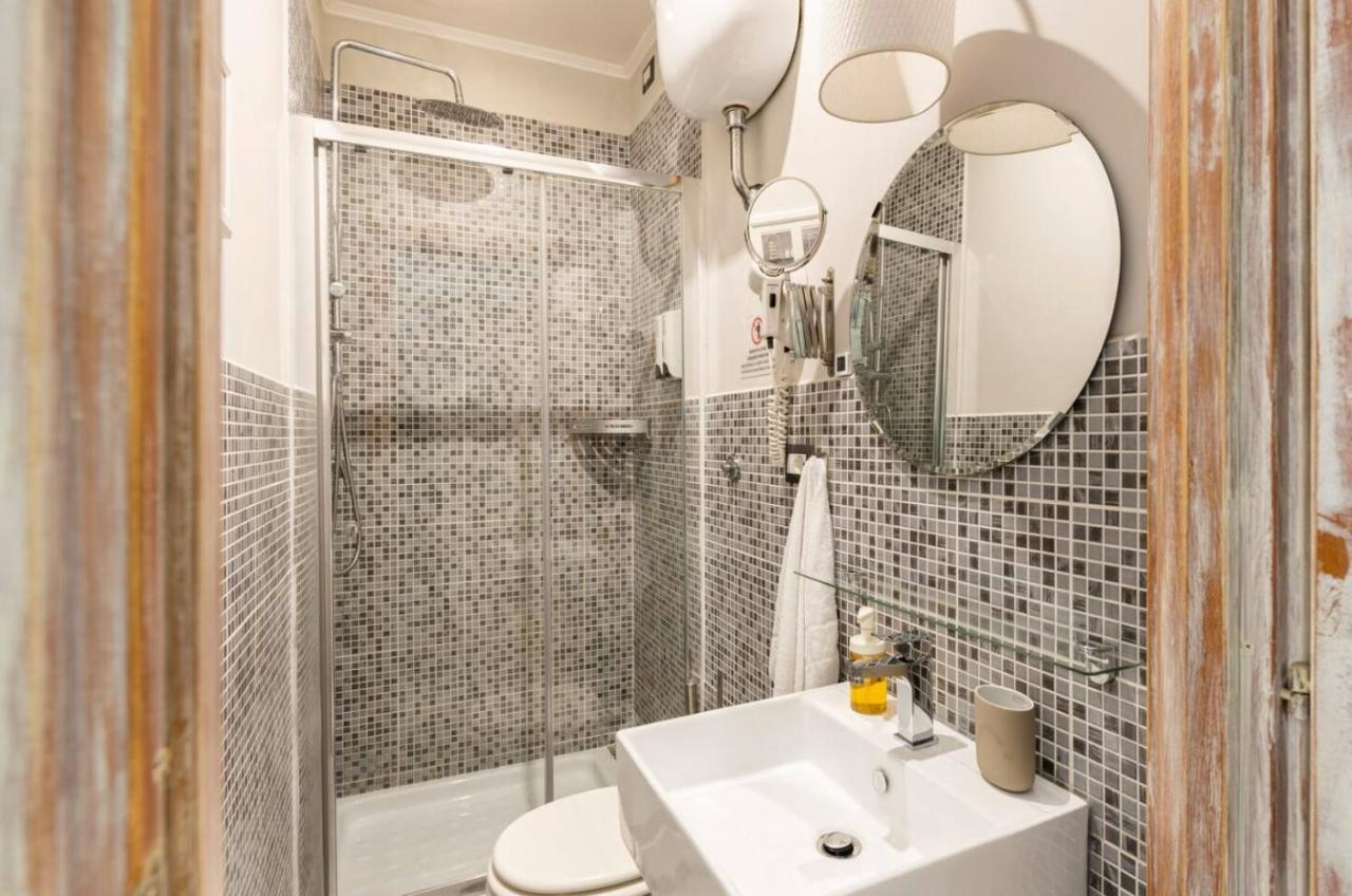 Double Room Private Bathroom