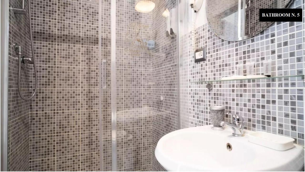 Large Deluxe En-suite