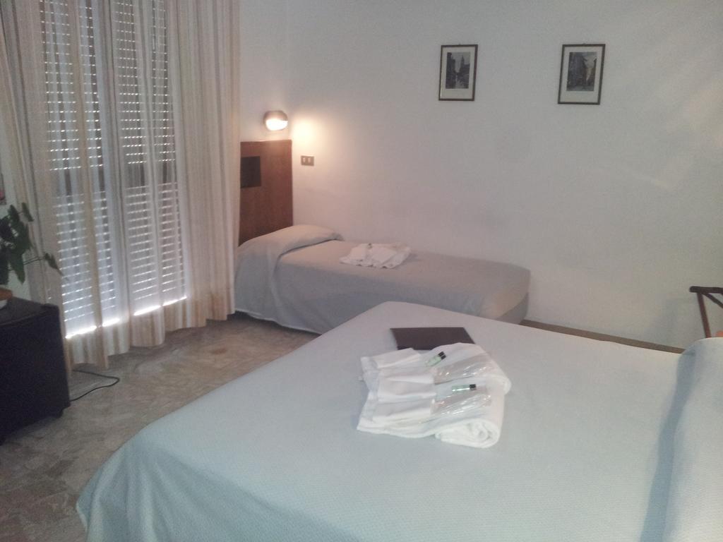 Triple Room,136376736:JPEG