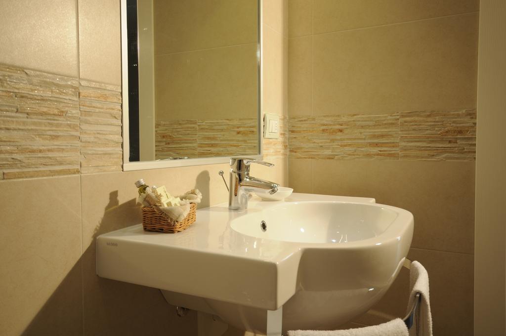 Tweepersoonskamer met 1 tweepersoonsbed of 2 aparte bedden - Begane grond