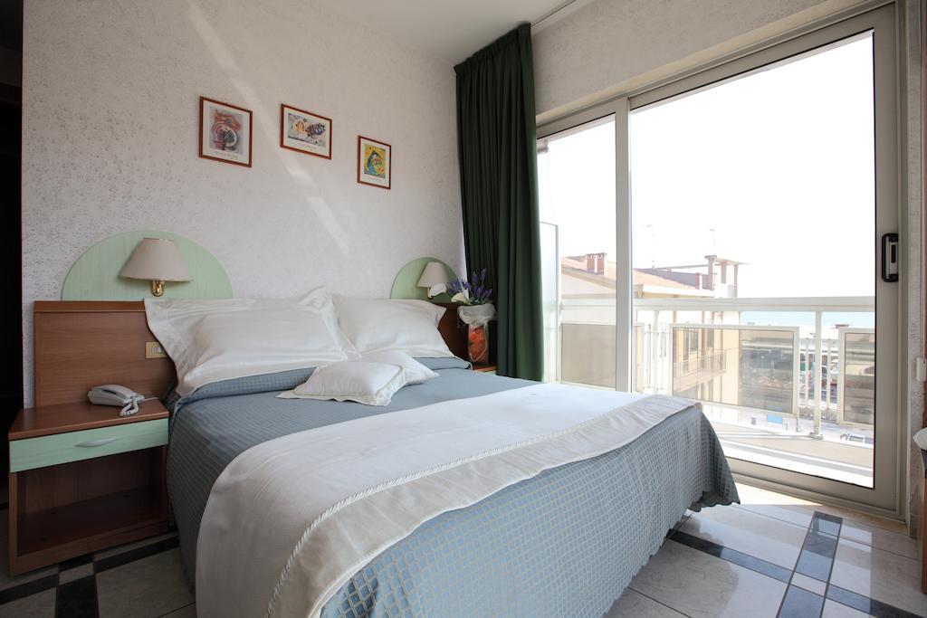 Quadruple Room,1403139215:JPEG