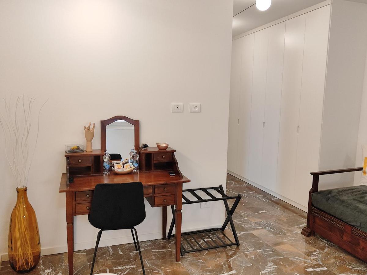 Pokój dwuosobowy typu Deluxe z łazienką w pokoju