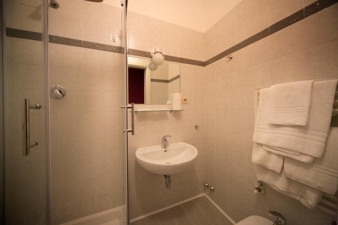 Double Room Private External Bathroom
