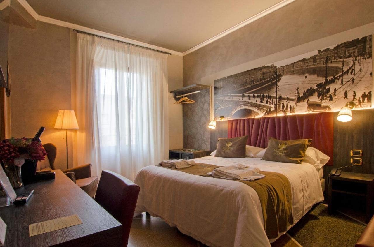 Deluxe Room,1366127831:JPEG