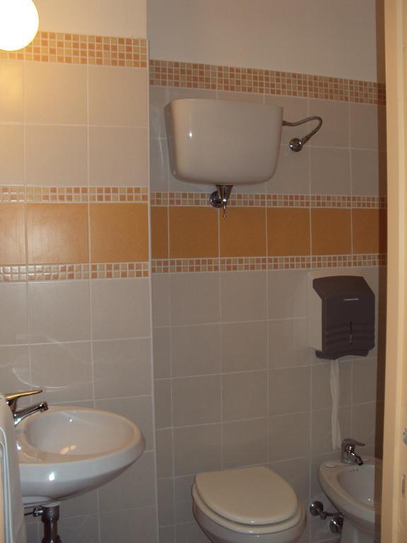 Camera Matrimoniale/Doppia con Letti Singoli con Bagno