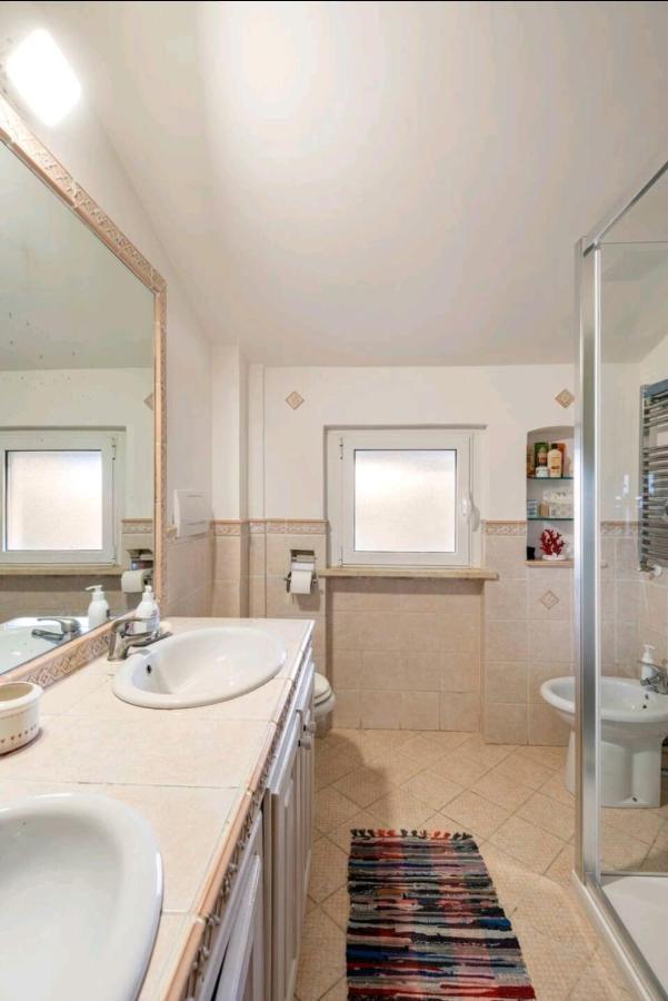 Camera Matrimoniale con Bagno in Comune