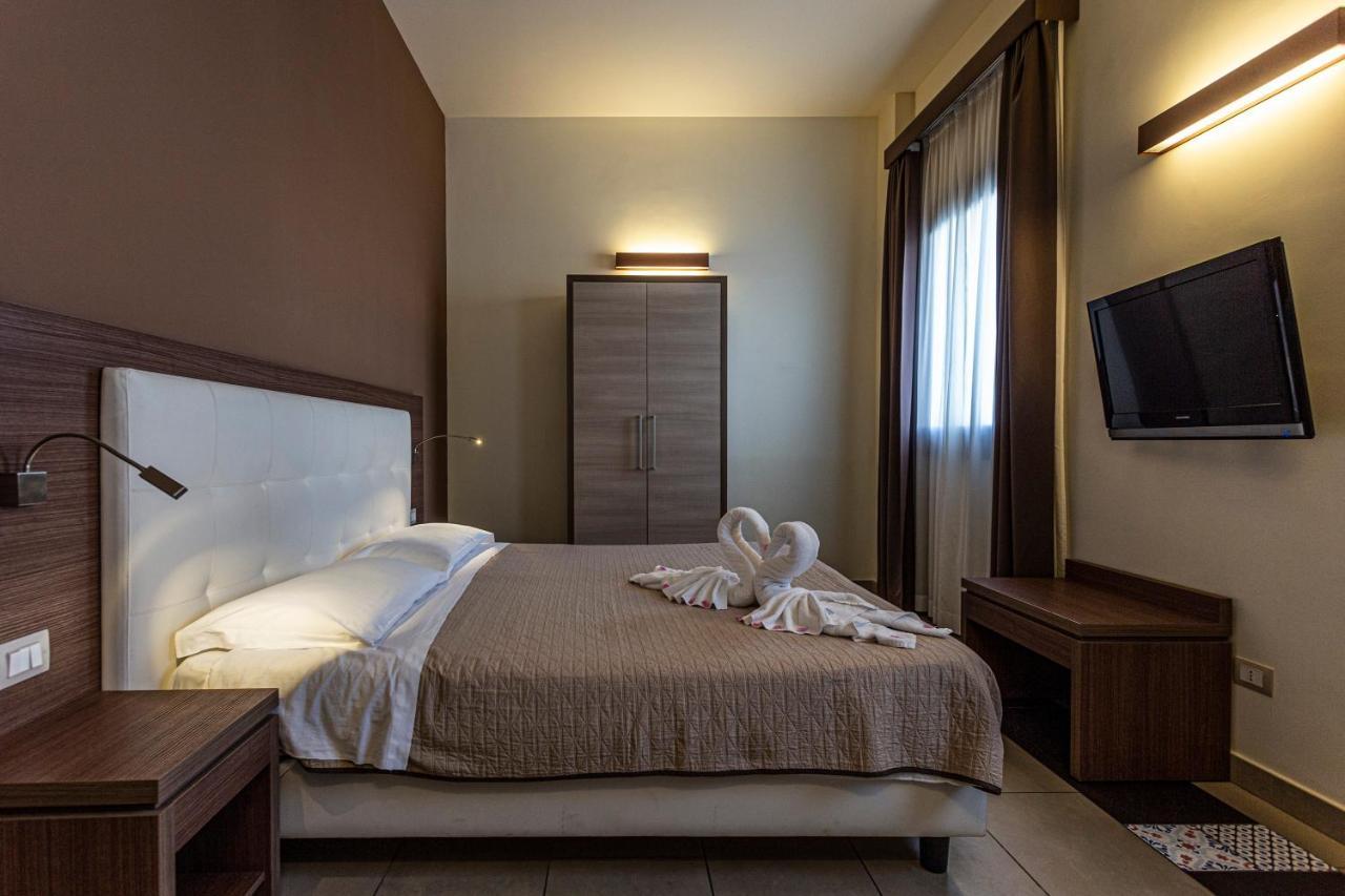 Double or Twin Room,1376954087:JPEG