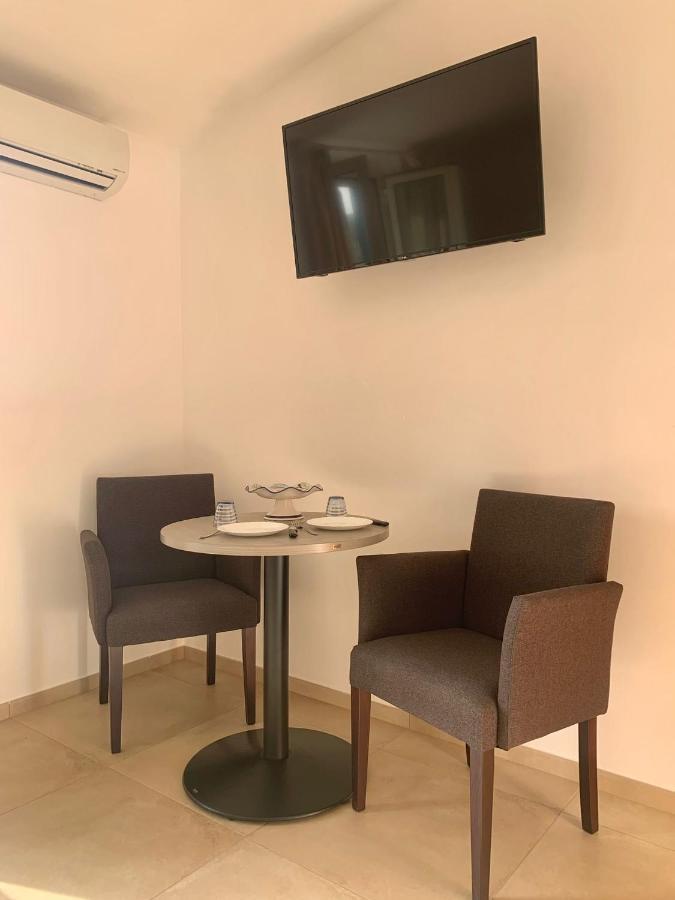 Large Double Room,1377210440:JPEG