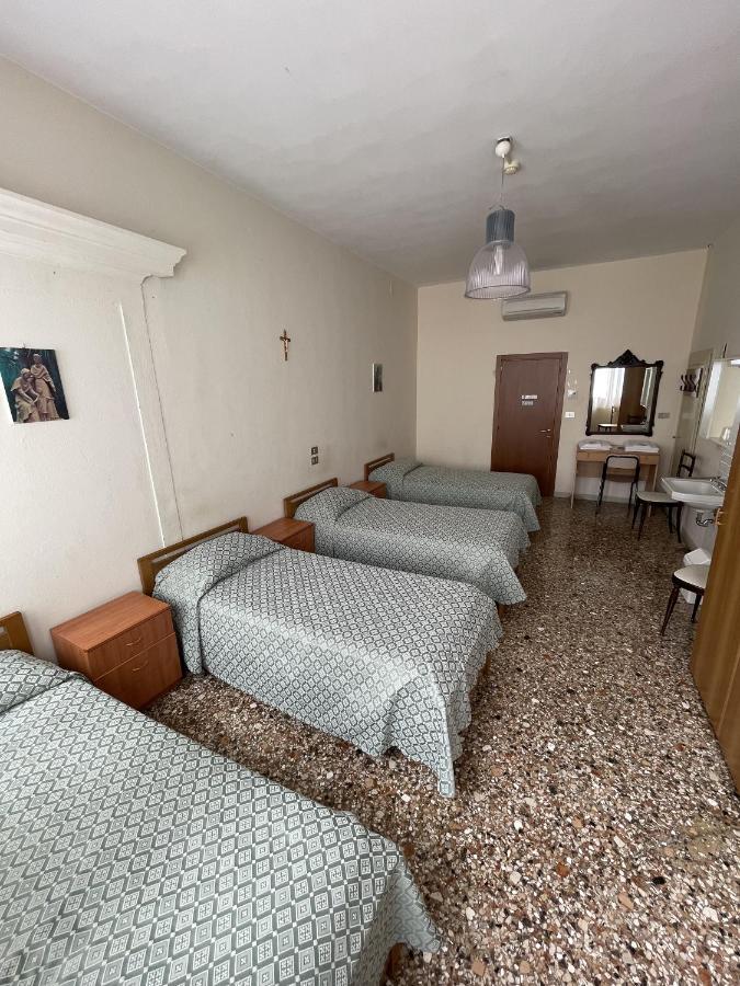 Camera Quadrupla con Bagno Privato Esterno