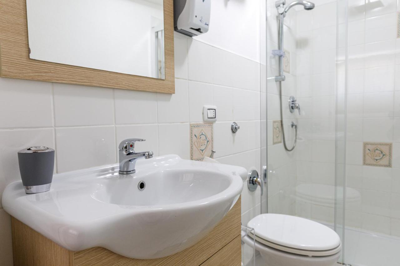 Deluxe Double Room,1378837985:JPEG